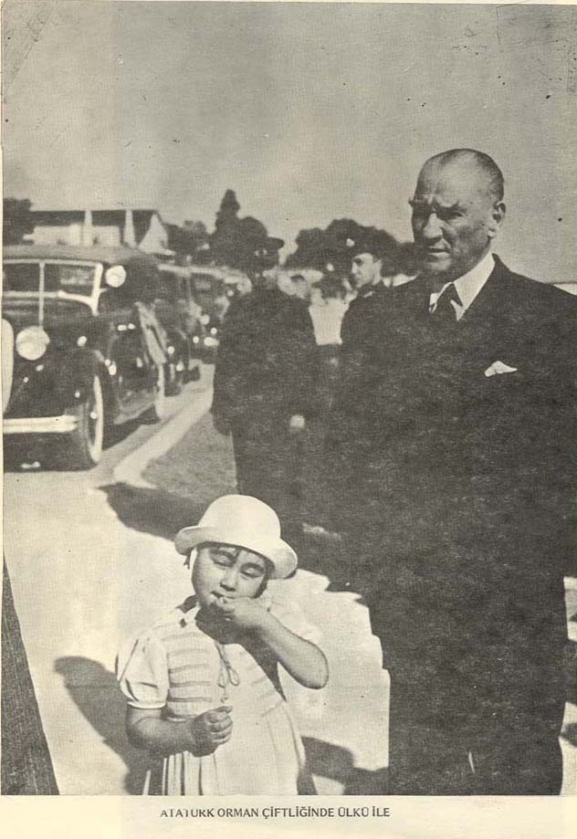 Atatürk ve Ülkü Adatepe arşiv fotoğrafı
