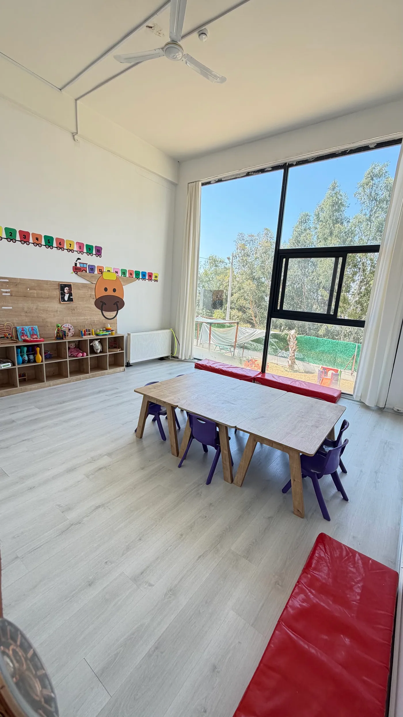 ERK Anaokulu aydınlık sınıfı ve öğrenme alanları